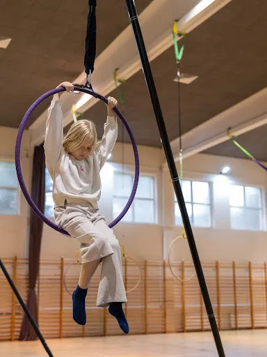 Powietrzyńska Studio Tańca i Akrobatyki LEWOBRZEŻE